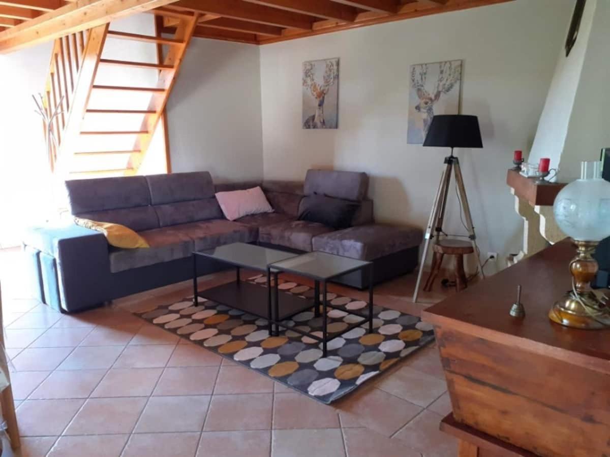 Gite Des Billaudes Thuret Exterior foto