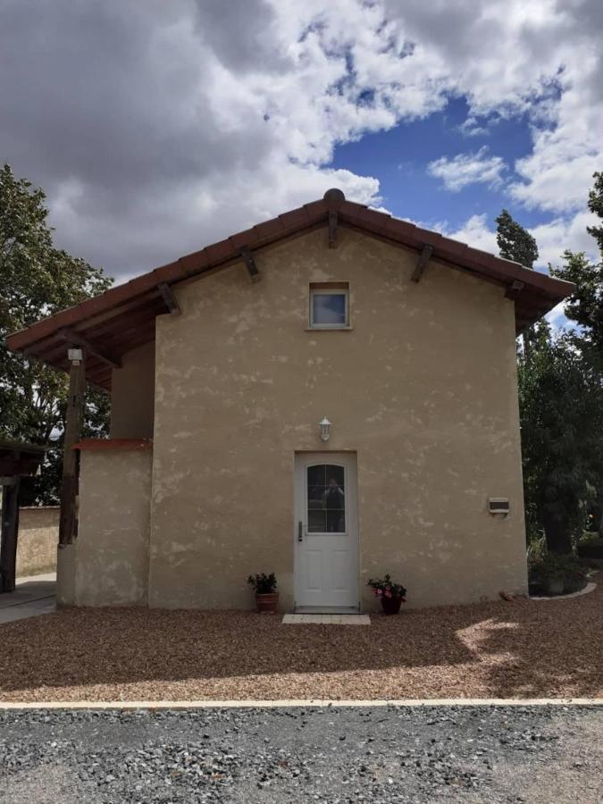 Gite Des Billaudes Thuret Exterior foto