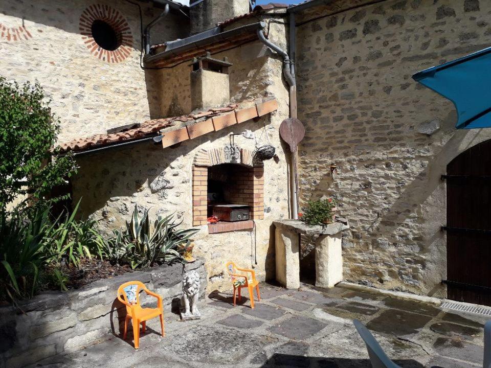 Gite Des Billaudes Thuret Exterior foto